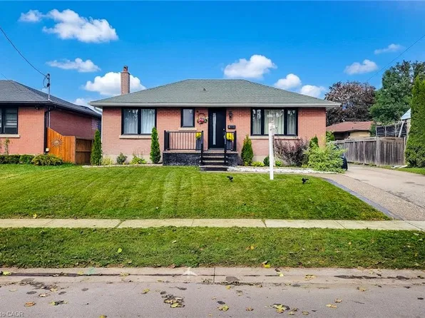 8 Albemarle St, Brantford, ON N3S 4N2