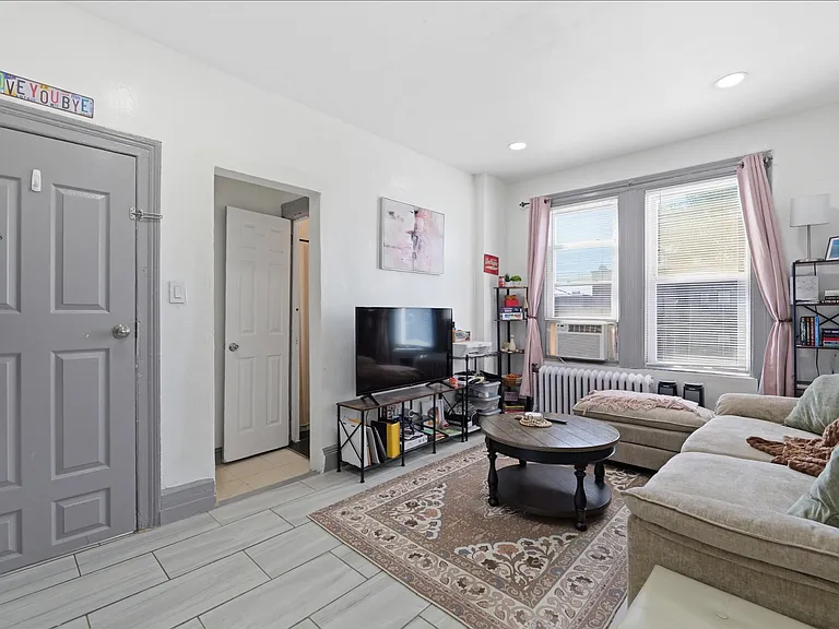 1212 Central Ave #2 — Photo 2