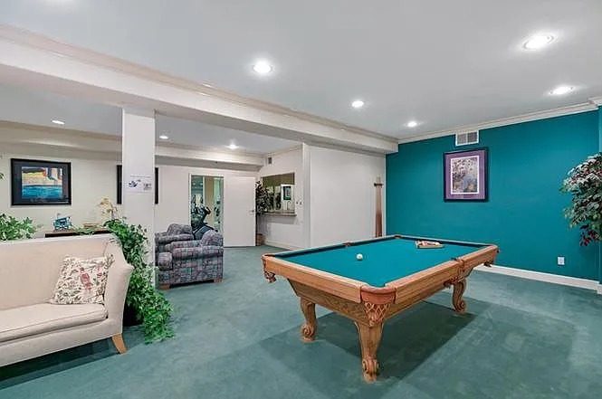 Building Photo - 390 S Sepulveda Blvd #311