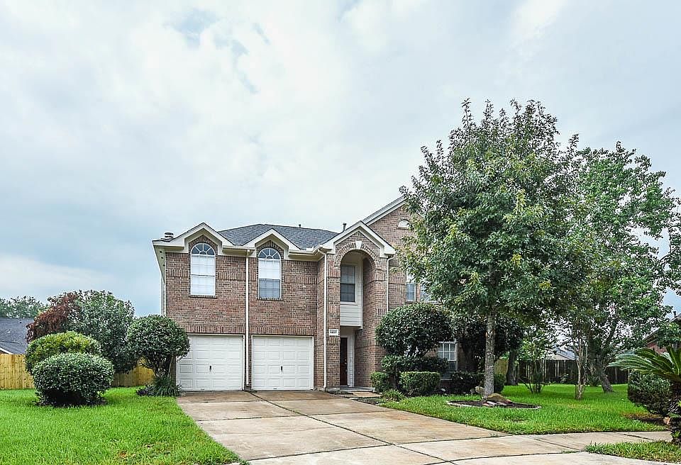 1st image of 1907 N Thunderwood Cir