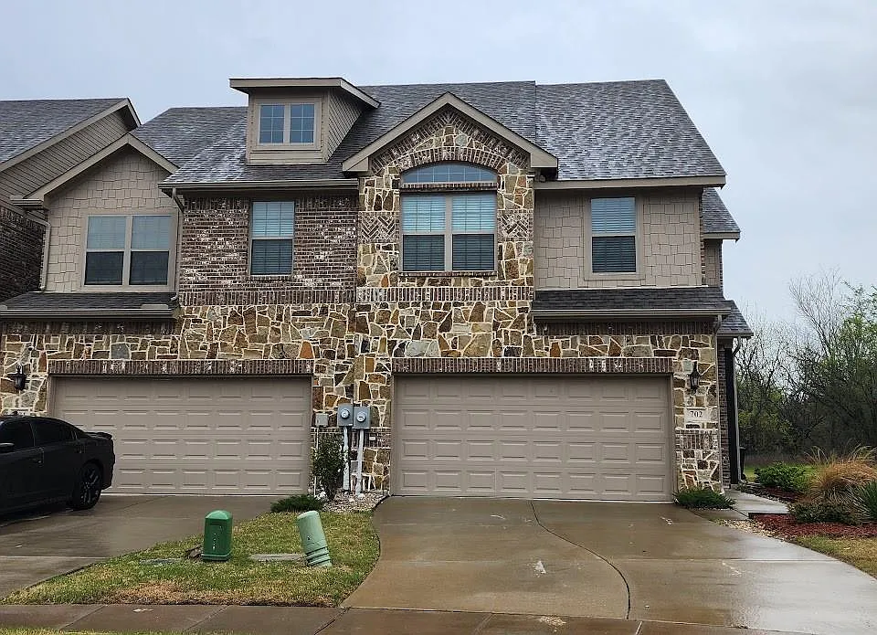 702 Amber Dr