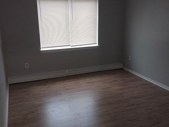5th image of 145 Sisson Ave #C10