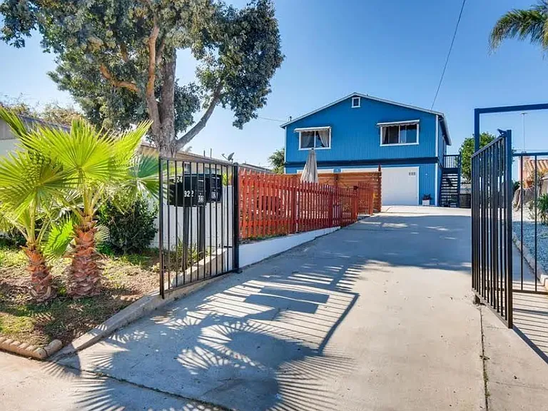 924 Georgia St — Photo 2