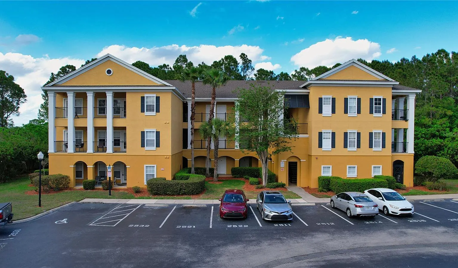 2 bed, 1091 sqft, $1,700 — Photo 1