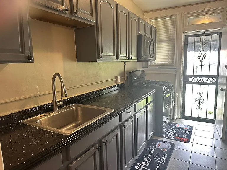 3116 Kenyon Ave — Photo 6