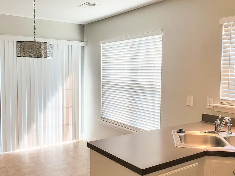 Eat-In Kitchen