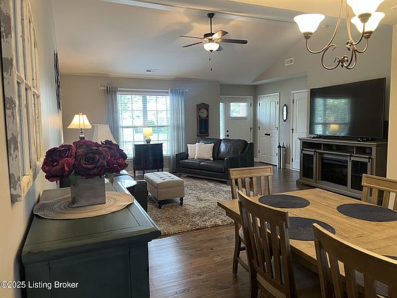 2nd image of 1014 Hadley Dr