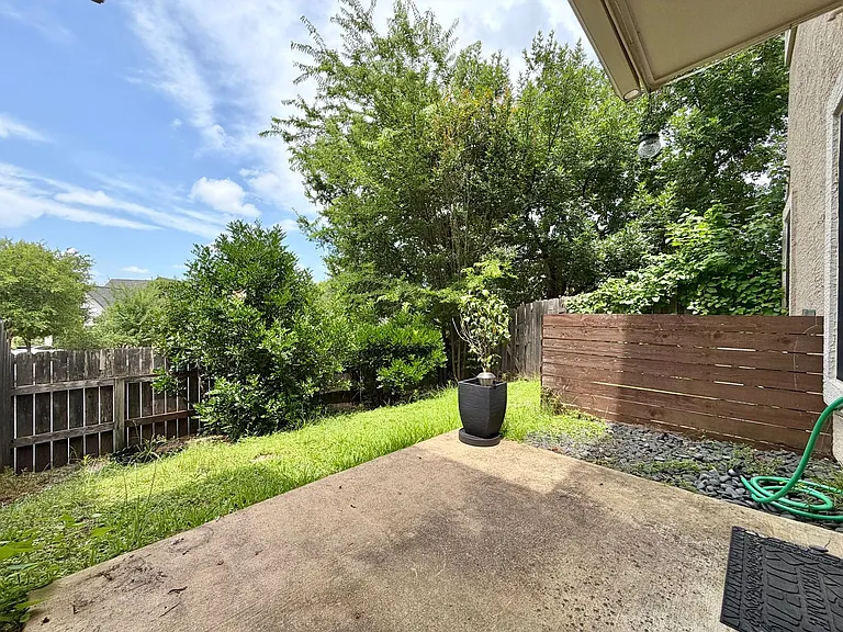 3300 Forest Creek Dr — Photo 27