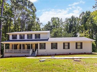 145 Huntcliff Ct, Fayetteville, GA 30214