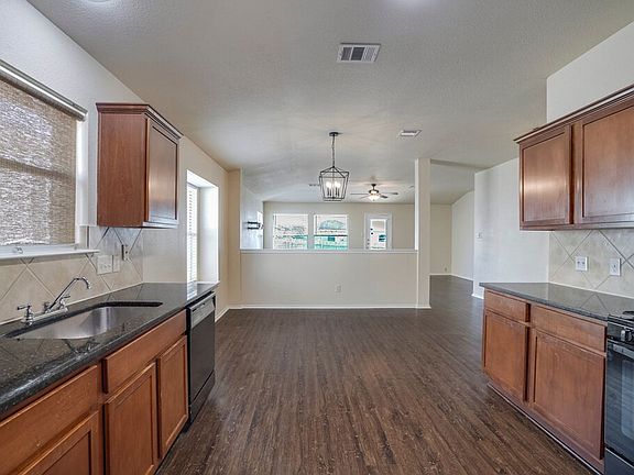 4th image of 1313 Honey Blossom Dr