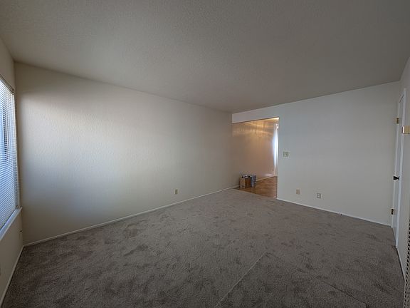 2nd image of 31 Squire Ct #9