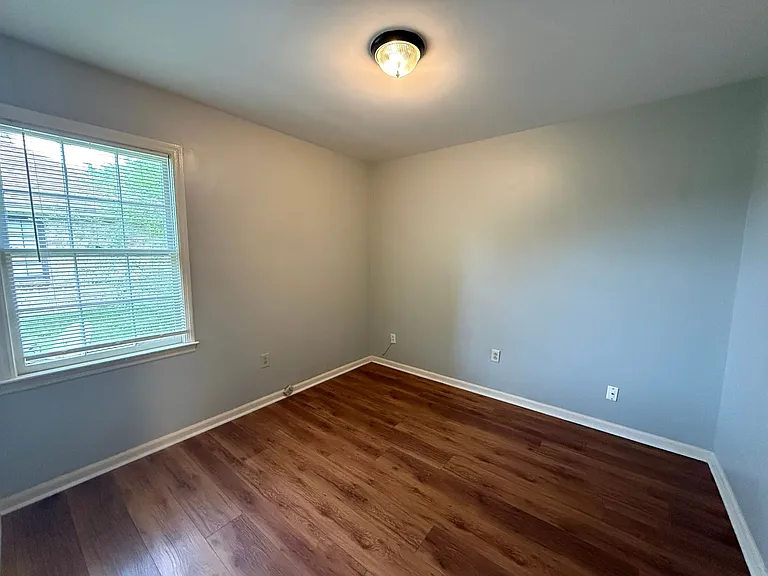 209 Longstreet St — Photo 24