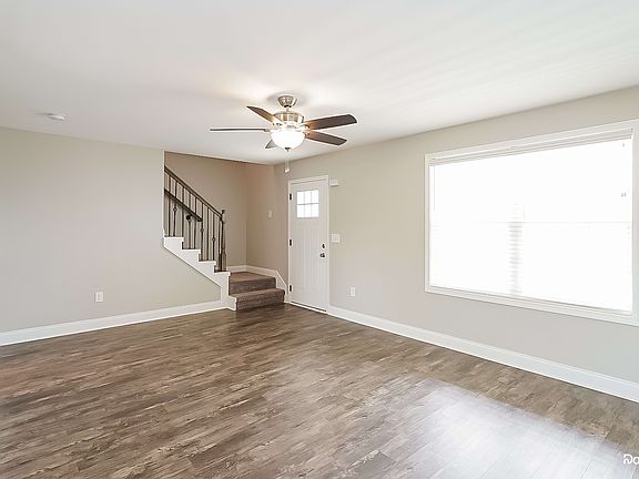 5th image of 102 Sage Dr