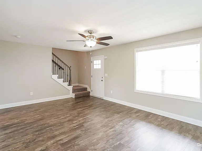 102 Sage Dr — Photo 5