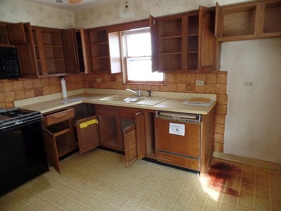 5th image of 5906 W Park Ave