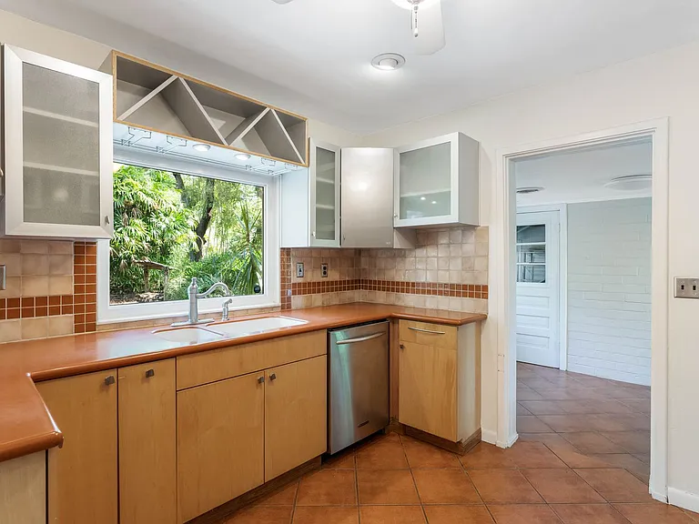 1207 Briercliff Dr — Photo 7