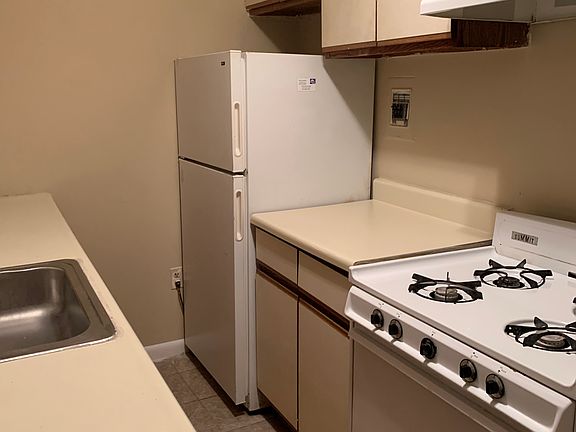 5th image of 3707 Greenmount Ave #3A