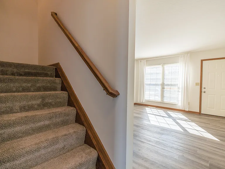 240 Richards Dr — Photo 21