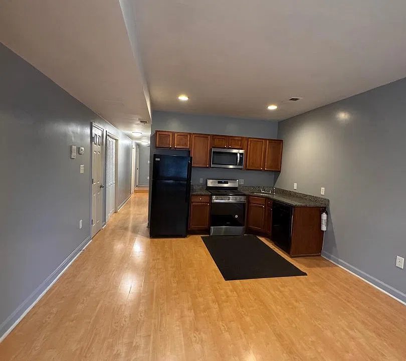 1716 W Virginia Ave NE