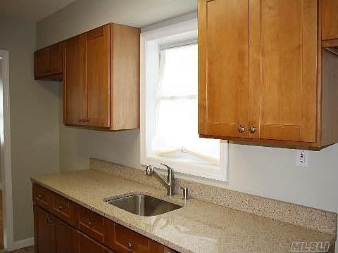 1st image of 202 W Fulton Ave