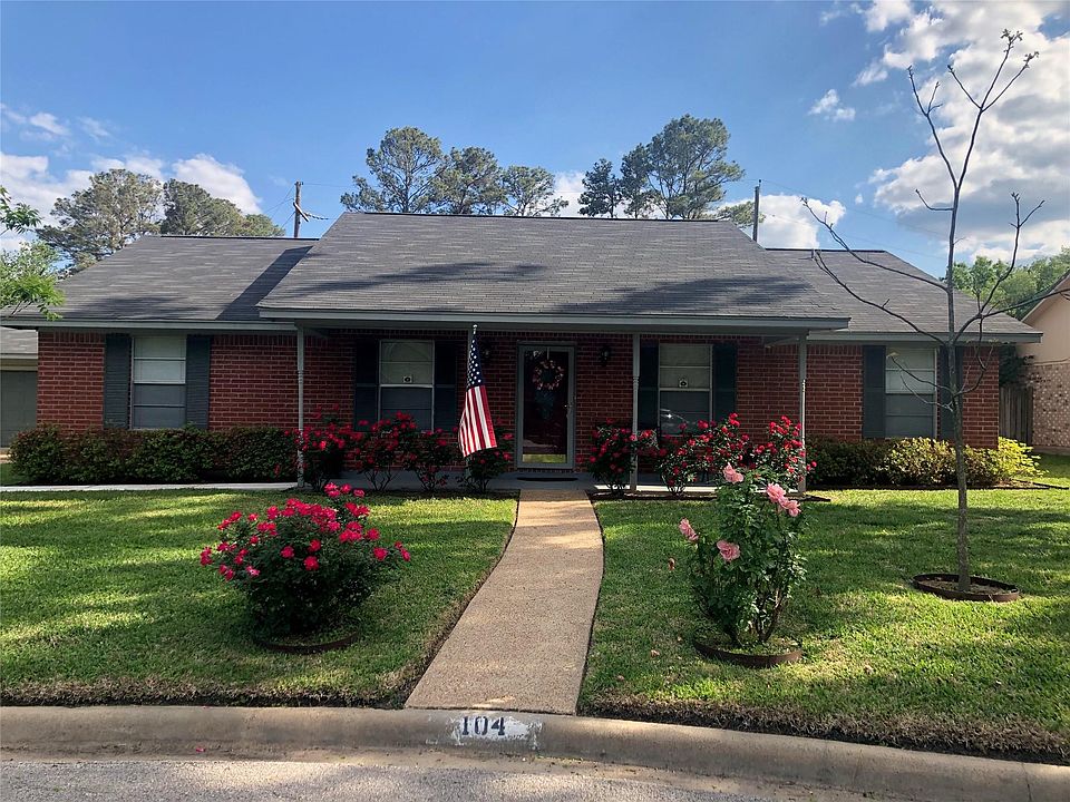 1st image of 104 Brittany Ln