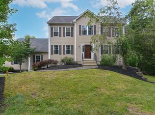 261 Billings Rd, Fitchburg, MA 01420