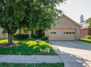 113 Bridlewood St, Azle, TX 76020