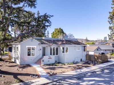 2000 Saint Francis Way, San Carlos, CA, 94070