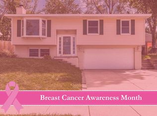 1737 Southview Dr NW, Cedar Rapids, IA 52405