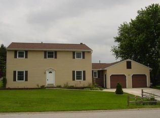 1432 Sunset Dr, Winona Lake, IN 46590
