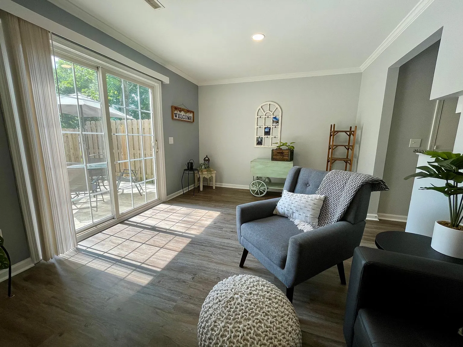 4225 Baylor St — Photo 3