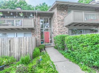 8744 Metcalf Ave, Overland Park, KS 66212