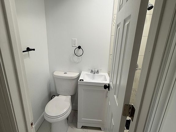 5th image of 552 E 25th St #5