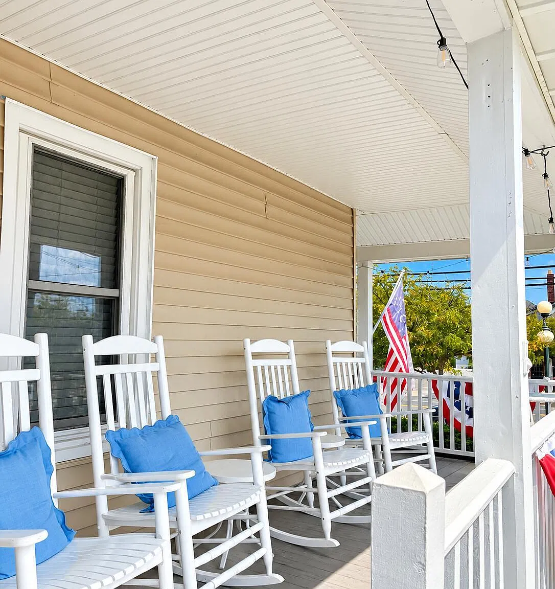 4 bed, 2.5 bath, 1408 sqft, $4,000 — Photo 2
