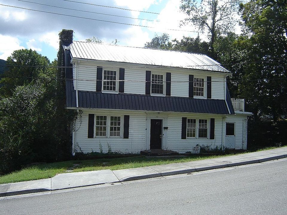1st image of 501 Oak St NW
