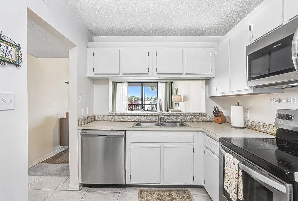 2 bed, 2.0 bath, 1019 sqft, $2,050 — Photo 4