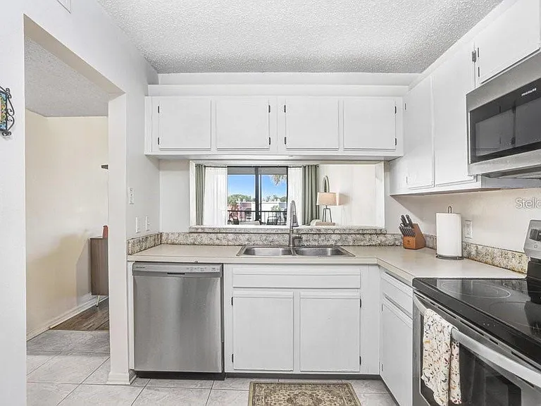 2424 W Tampa Bay Blvd #M205 — Photo 4