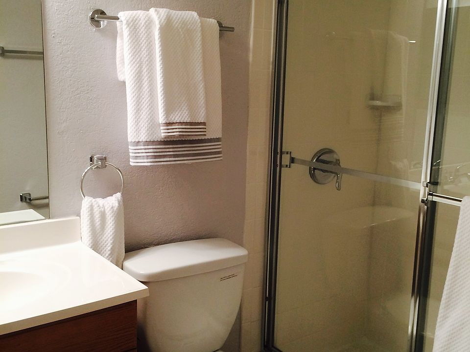 2nd image of 21895 Lake Forest Cir APT 204