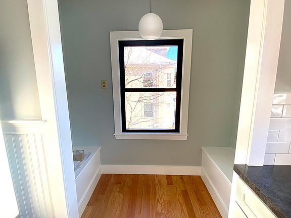 5th image of 170 Fayerweather St #33