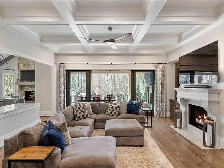 5265 Peachtree Dunwoody Rd — Photo 5