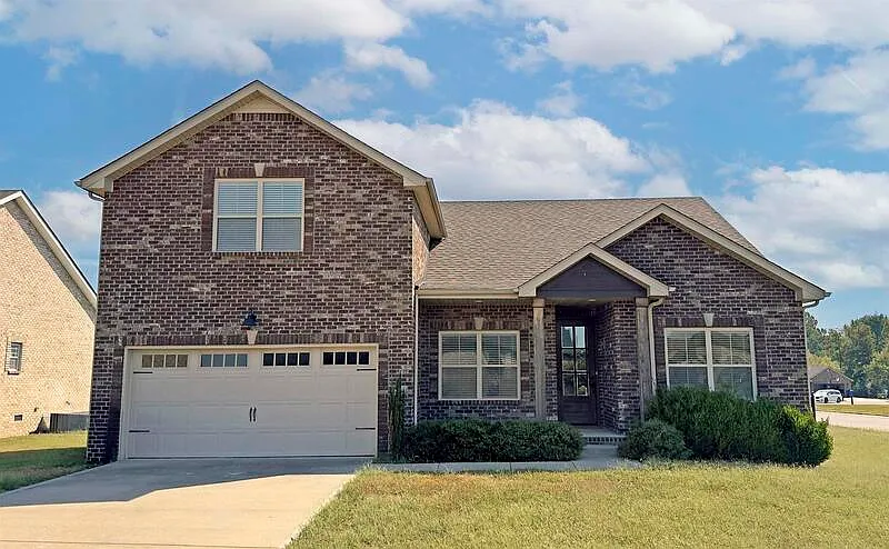 4 bed, 3.0 bath, 2446 sqft, $2,690 — Photo 1