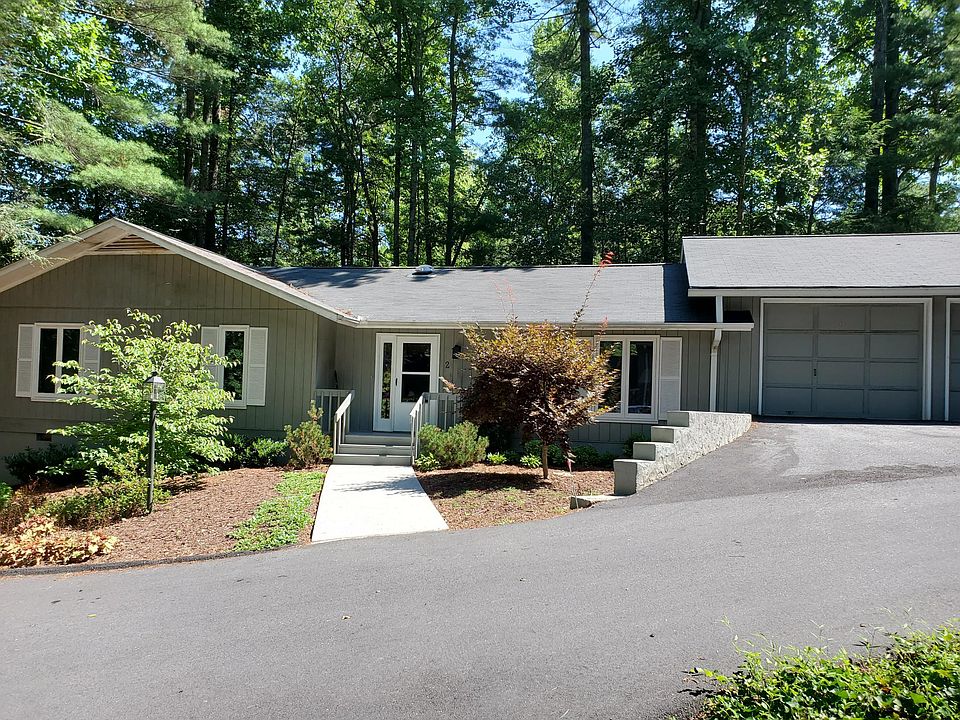 Town home with garage