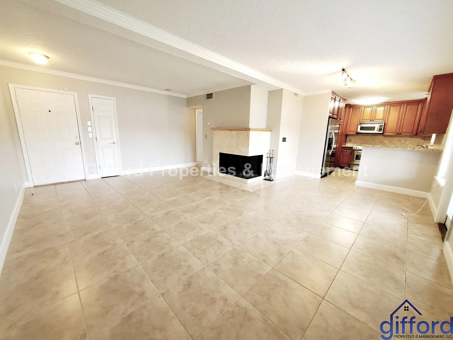 2BR/2BA Riverfront Luxury Condo — Photo 3