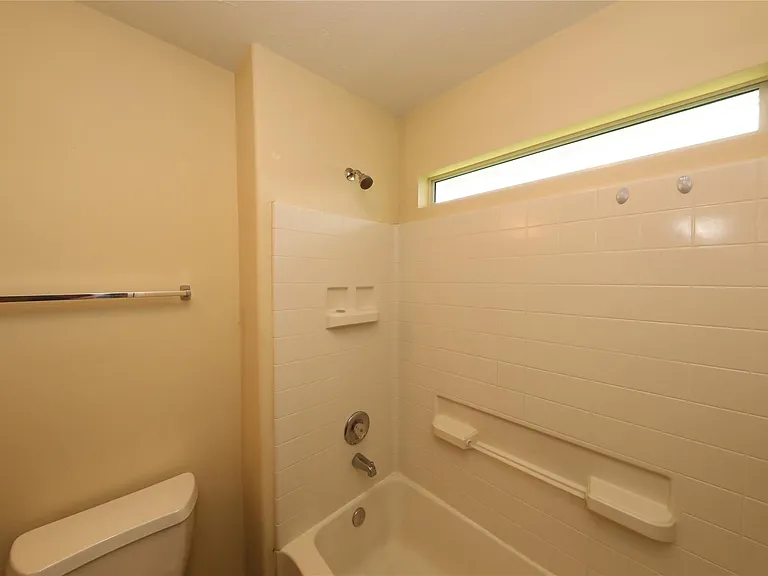 21430 Palma Grv — Photo 16