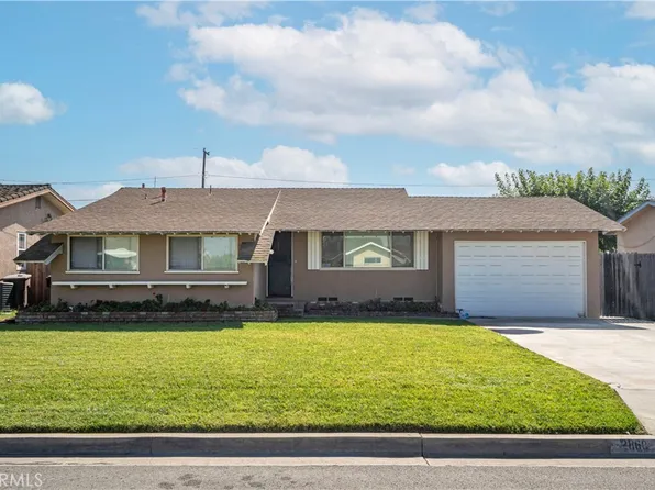 2860 W Elmlawn Dr, Anaheim, CA 92804