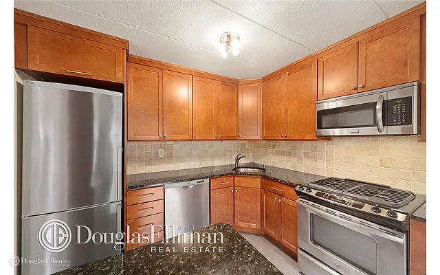 Rented by Douglas Elliman | media 8