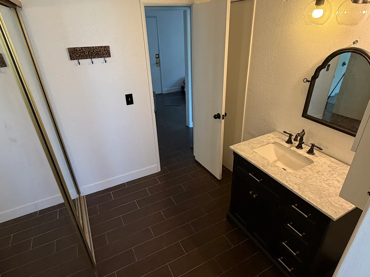 5 bed, 1912 sqft, $3,600 — Photo 4