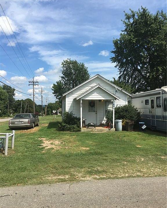 1st image of 122 N Carter Ave
