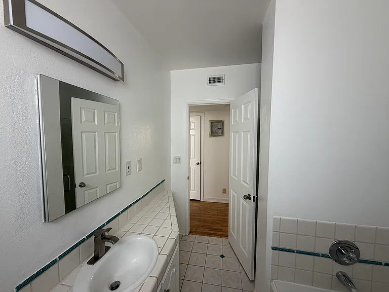 217 S Doheny Dr #5 — Photo 24