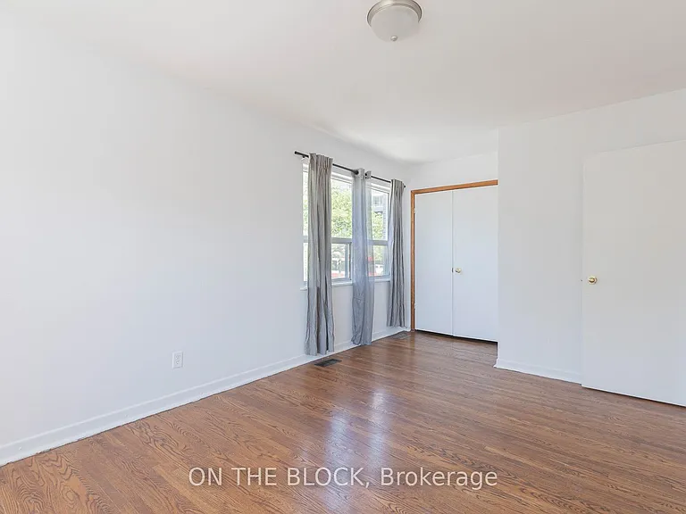 883 Saint Clair Ave W #2 — Photo 14